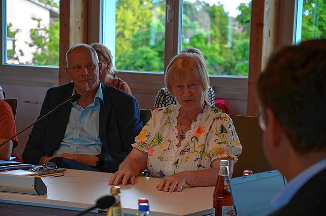 Margitta Bischoff wurde für 30 Jahre kommunalpolitisches Engagement geehrt. Ein letztes Mal nahm sie am Ratstisch Platz und richtete im ...