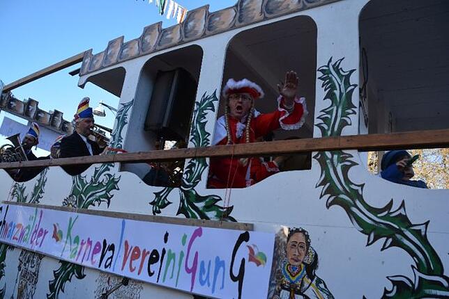 Bild 7: Bilder vom Narrentreffen der Urviecher-Zunft Bad Dürrheim: Großer Festumzug (5)