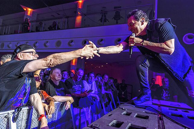 Bild 10: Axxis und Axel Rudi Pell Konzert - Die besten Bilder