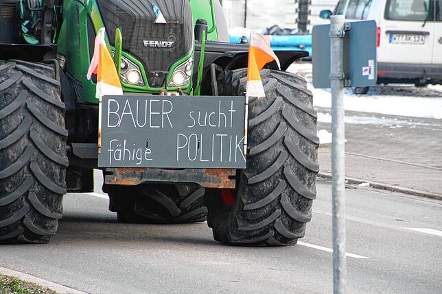 Bild 8: Korso mit 450 Fahrzeugen und Abschlusskundgebung &ndash; Das sind die Bilder