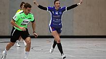 Kristin Schmitt (in blau) vom TuS Steißlingen will gegen die HSG Stuttgart Metzingen ein gutes Handballspiel zeigen.