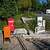 Beton, Unkraut, Baustromkasten und Absperrung: Das ist das Fundament für den seit Jahren geplanten Kiosk des Vereins Coycoy in der Nähe ...