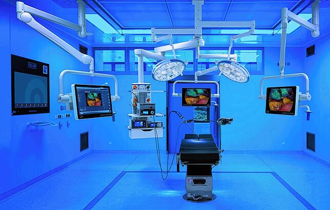 Integrierter Operations-Saal mit Technik aus Tuttlingen. Karl Storz ist mit 3000 Beschäftigten allein in Tuttlingen einer der großen ...