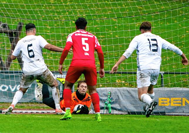 Bild 5: Mit 7:0 gewann der FC RW Salem das Duell mit dem Türkisch SV Konstanz. Wir haben die besten Bilder!