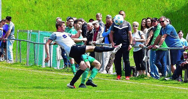 Bild 25: SV Buch besiegt SV Waldhaus im Derby mit 4:0 – und wir haben Fotos!
