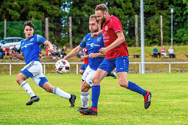 Bild 5: SG Höchenschwand/Häusern gewinnt gegen SV Stühlingen mit 2:1 – und wir haben Bilder!