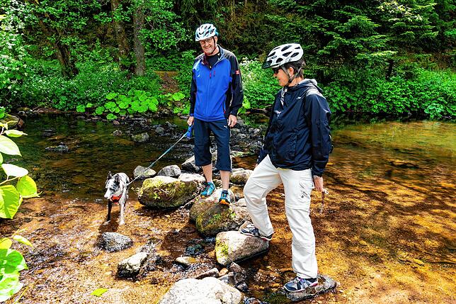 Bild 3: Viele Villinger genießen das lange Pfingswochenende im Freien