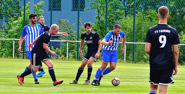 Bild 11: Spvgg. Wehr setzt sich bei der Qualifikation zum Rothaus-Bezirkspokal mit 2:0 gegen den FV Fahrnau durch &ndash; und wir haben Bilder!
