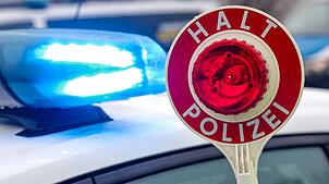 Der Mann wurde laut Polizei durch seine Fahrweise auffällig. (Symbolbild)