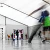 Hier ist viel Bewegung ratsam, damit einem nicht kalt wird: Auf dem Schulhof der Teggingerschule hat die Stadt eine temporäre Sporthalle ...