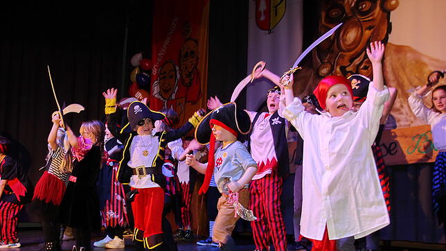 Beim Bunten Abend in Duchtlingen ist auch der Nachwuchs mit dabei: Die Kindergruppe „Stupfer“ eröffnet das Programm mit einem ...