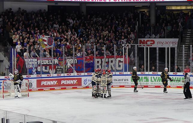 Bild 17: Unsere Bildergalerie vom ersten Playoff-Spiel der Wild Wings in Nürnberg