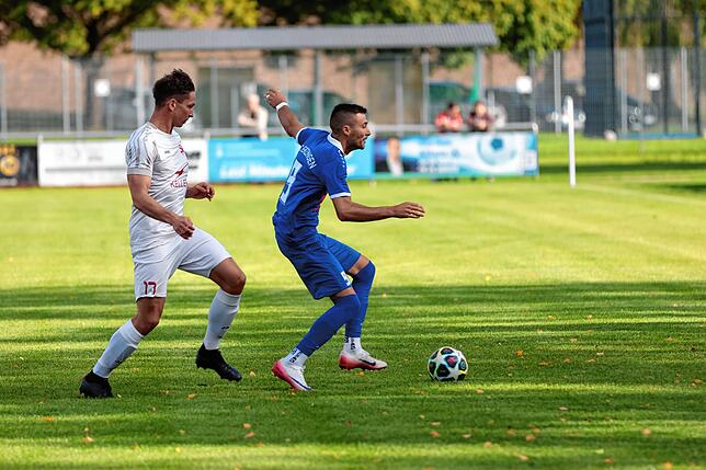 Bild 7: FC Erzingen gewinnt Derby beim SV Jestetten vor 400 Zuschauern mit 3:1 – und wir haben Fotos!