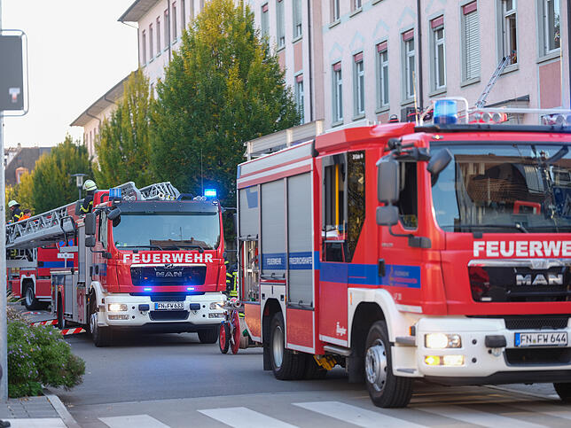 Bild 9: Die Schule brennt! Bilder von der Übung der Feuerwehr