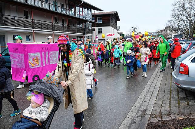 Bild 21: Rathaus in Immenstaad entmachtet: Narren regieren – Prinzenpaar wird vermählt – Die schönsten Bilder!