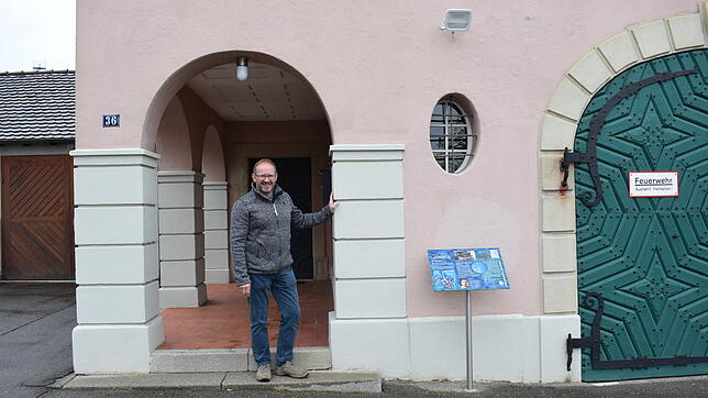 Gottfried Mayer, seit zehn Jahren Ortsvorsteher, verabschiedet sich bald aus dem Lippertsreuter Rathaus.