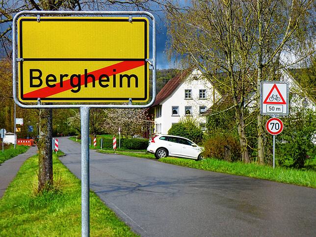 Die naheliegendste Lösung: Das Landratsamt hebt das Ortsende auf und integriert auch diesen Teil der Muldenbachstraße in den ...
