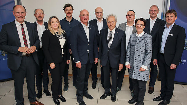 Der neue Vorstand von Singen aktiv (von links): Bernd Häusler, Michael Frank, Kitty Molnar, Alexander Kupprion, Wilfried Trah, Markus ...