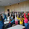 Viel Licht, Holz und jede Menge Platz zum Lernen: In der neuen Schule in Oberteuringen fühlen sich Schüler und Lehrer gleichermaßen wohl.