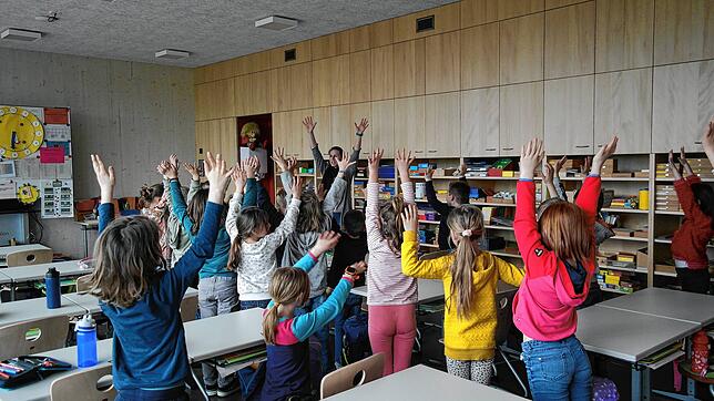 Viel Licht, Holz und jede Menge Platz zum Lernen: In der neuen Schule in Oberteuringen fühlen sich Schüler und Lehrer gleichermaßen wohl.