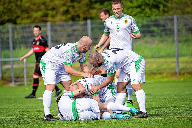 Bild 15: SV Herten setzt sich mit 4:2 gegen den FC Rot-Weiß Weilheim durch &ndash; und wir haben Bilder!