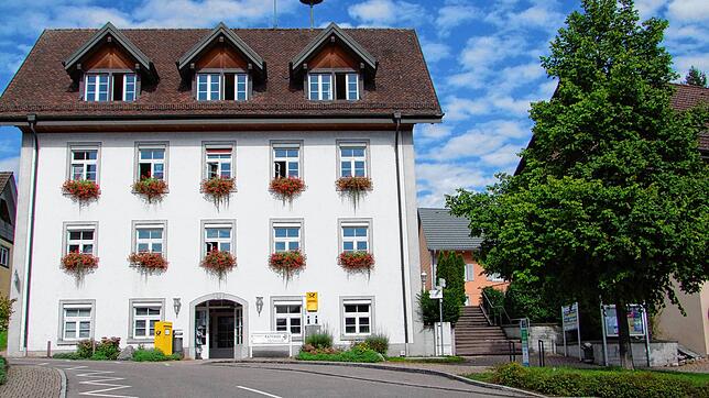 Wer zieht Ende Mai 2023 als neue Bürgermeisterin oder neuer Bürgermeister in das Hohentengener Rathaus ein? Im Gemeinderat wurde der ...