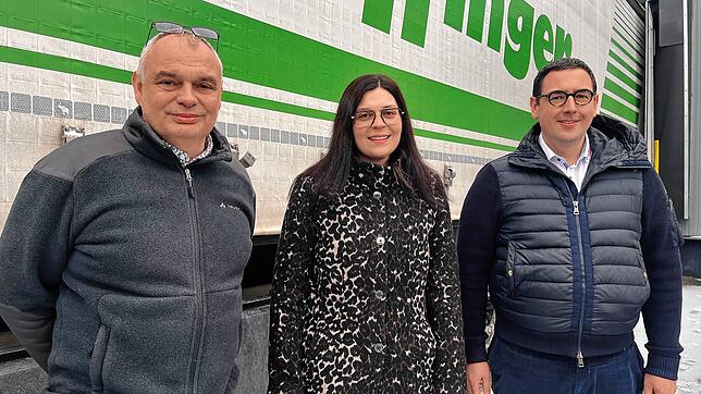 Michael Effinger, Theresa Effinger und Bächle-Geschäftsführer Marius Neininger vor einem Effinger-Truck. Seit 1. Februar ist die ...