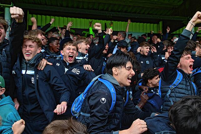 Bild 2: So feiern die Fans den Aufstieg des FC 08 Villingen