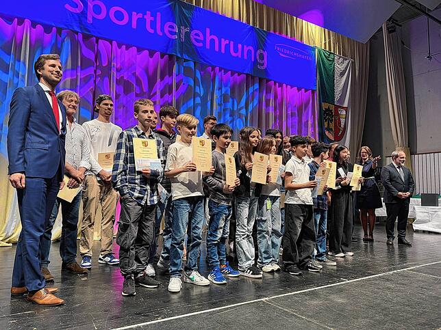 Bild 29: Die schönsten Bilder der Sportlerehrung in der Ludwig-Roos-Halle in Ettenkirch
