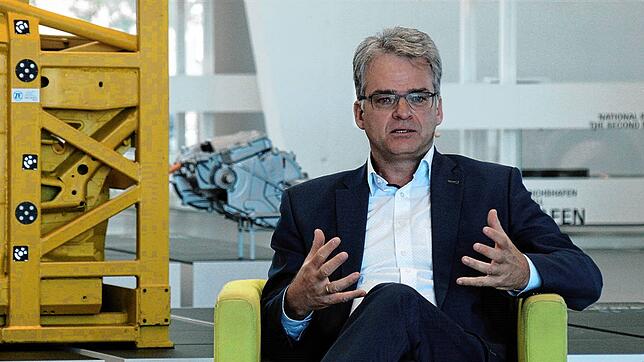 Dirk Walliser ist aktuell Forschungschef bei ZF, übergibt aber in wenigen Wochen an Nachfolger Torsten Gollewski.