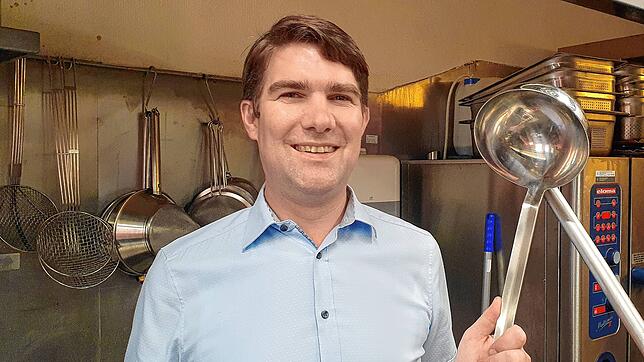 Lukas Waldschütz, Hotelier und Gastronom, in der Küche des „Ochsen“ in Überlingen.