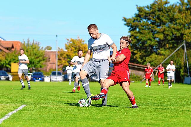 Bild 11: FC Dachsberg gewinnt Derby bei der SG Hotzenwald mit 7:2 – und wir haben Fotos!
