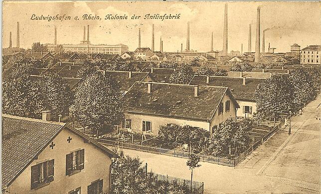 Ein historisches Bild aus dem Jahre 1911 der BASF-Arbeitersiedlung in Ludwigshafen.
