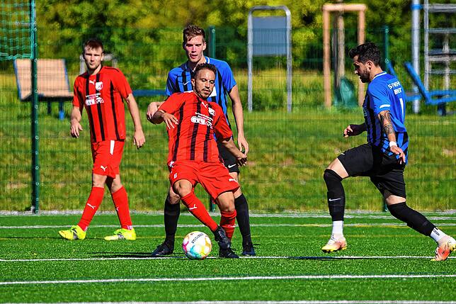 Bild 15: TuS Binzen dreht beim 4:3 gegen die SG FC Wehr/Brennet das Spiel &ndash; und wir haben Bilder!