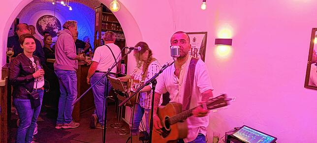 Bild 33: 7 Bands, 7 Kneipen: So ausgelassen feierte Waldshut bei der 12. Musiknacht
