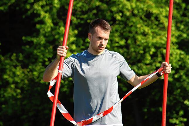 Der Radolfzeller Trainer Steffen Kautzmann bei der Trainingsvorbereitung.
