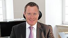 Der Spaichinger Bürgermeister Markus Hugger, hier im April 2020 im Immendinger Rathaus, hat sich bei einem Unfall schwer verletzt.
