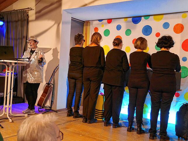 Bild 19: Zunftball 2025: Gruseln, Tanzen und Feiern im komplett ausverkauften Mozartsaal