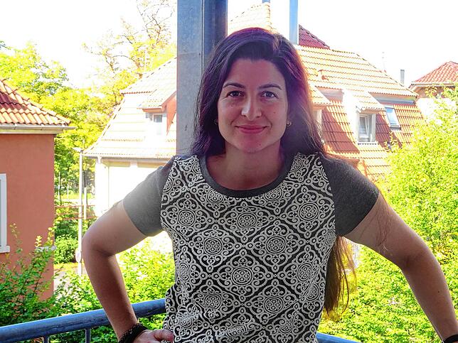 Carina Riedel ist 2022 aus der katholischen Kirche aus-, und in die evangelische Kirche eingetreten.