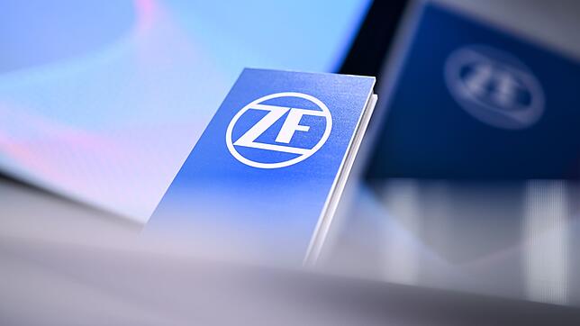 Automobilzulieferer ZF hatte im vergangenen Jahr tiefrote Zahlen geschrieben.(Archivbild)