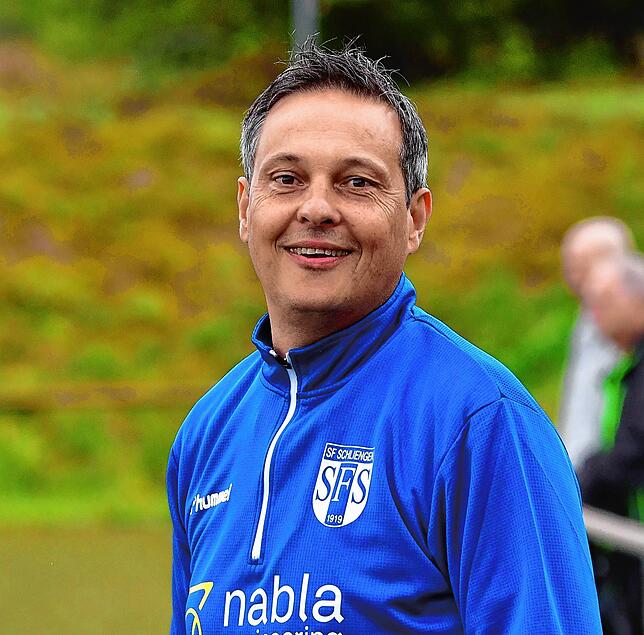 Erste Niederlage: Mit Fassung ertrug Trainer Jürgen Andres das erste Bezirksliga-Spiel unter seiner Verantwortung, das sie SF Schliengen ...
