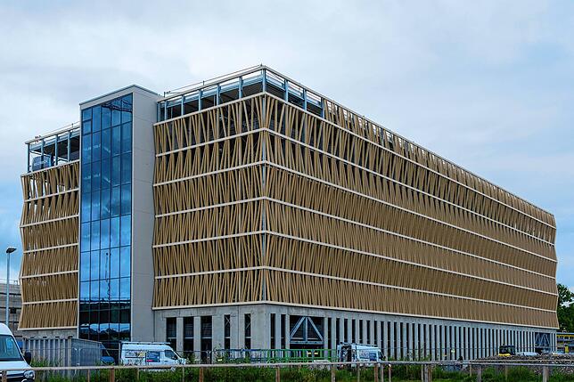 Schick: das neue Parkhaus bei der Schänzlebrücke. Am 2. Juli soll es in Betrieb gehen.