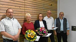 Der stellvertretende Bezirksvorsitzende Roland Hotz und der Vorsitzende der Siedlergemeinschaft Dogern, Karl Bockstaller (rechts), ...