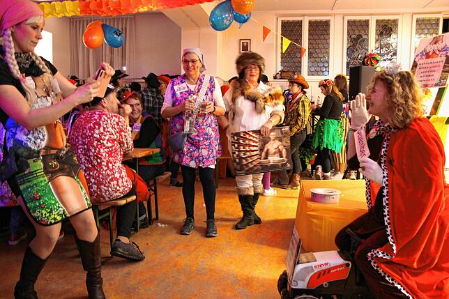 Bild 2: Bilder von der sechsten Frauenfasnacht Wutöschingen