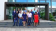 Sie gehören dem neuen Gemeinderat Deggenhausertal an (vorn, von links); Marius und Martin Störk, Julia Keller, Wolfgang Rößler und ...