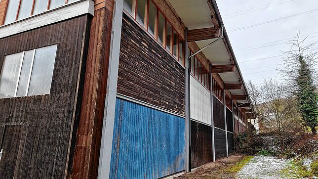 Die Lagerhalle am Ortsausgang von Schmitzingen soll in ein Gotteshaus umgebaut werden. Der Verein Al-Rahma will das Projekt möglichst ...