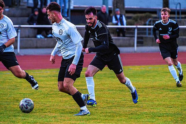 Bild 24: SV 08 Laufenburg II bremst FC 08 Bad Säckingen mit 1:1 im Verfolgerduell &ndash; und wir haben Bilder!