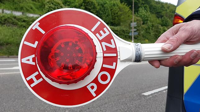 Die Polizei hat in Tiengen eine 37-Jährige angehalten, die sich nun gleich für mehrere Vergehen verantworten muss. (Symbolbild)