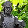 Im Jahr 2026 will die Stadt feiern, dass Bischof Ratold von Verona (hier als Figur am Ratoldusbrunnen auf dem Marktplatz) vor 1200 ...