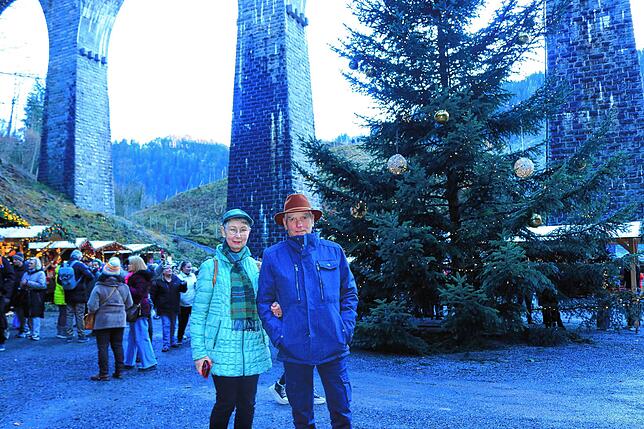 Bild 3: Weihnachtsmarkt in der Ravennaschlucht der Renner